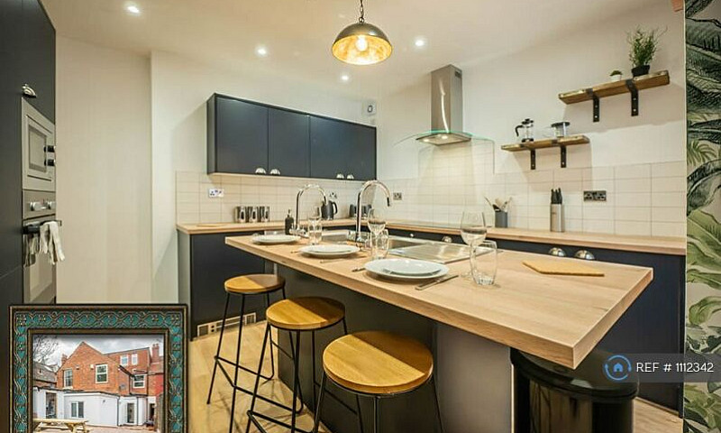 1 Bedroom In High St...