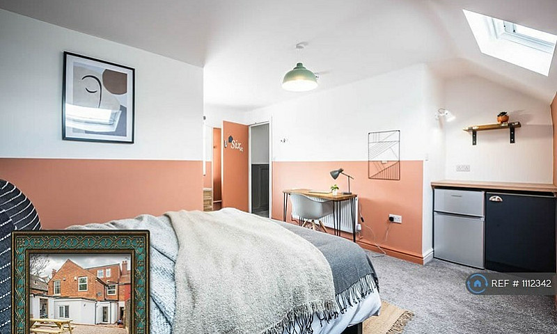 1 Bedroom In High St...