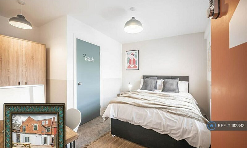 1 Bedroom In High St...