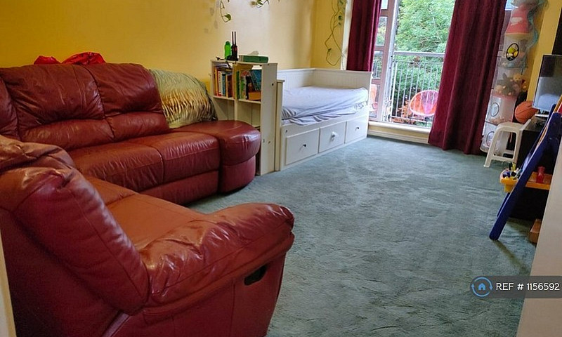2 Bedroom Flat In Ki...