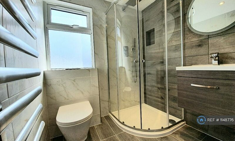 1 Bedroom Flat In Am...