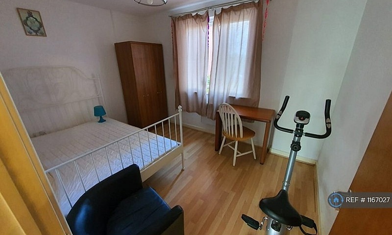 2 Bedroom Flat In Mo...