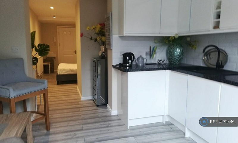 1 Bedroom In Putney ...