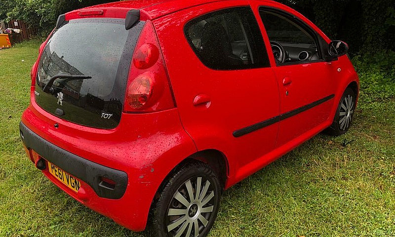 Peugeot 107 1.0 Petr...