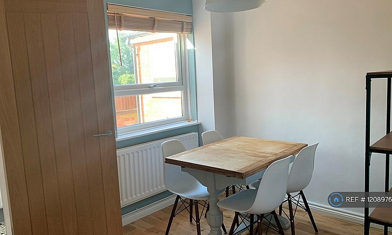 1 Bedroom House In W...