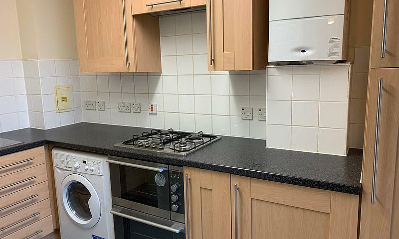 1 Bed Flat Savoy Cou...