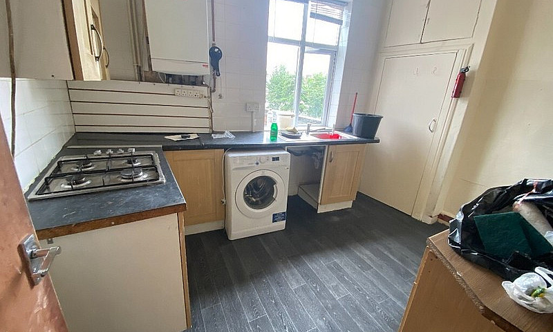 Spacious 2 Bedroom M...