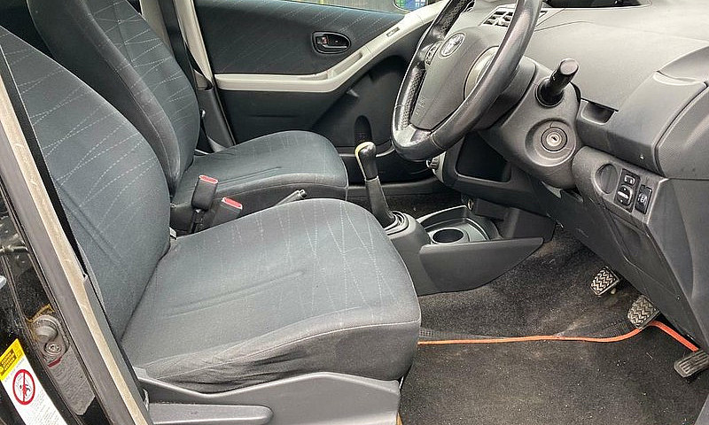 07 Plate Toyota Yari...