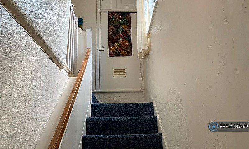 1 Bedroom Flat In Wi...