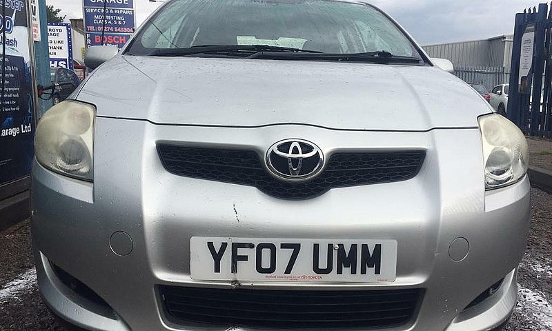 Toyota Auris 1.6   2...