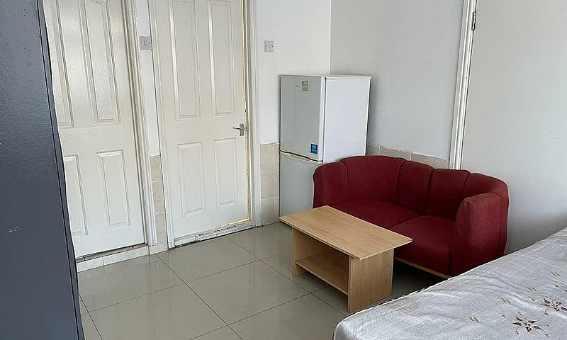 Studio Flat To Rent ...