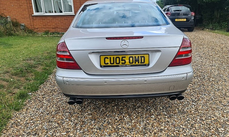 Mercedes-Benz, E Cla...