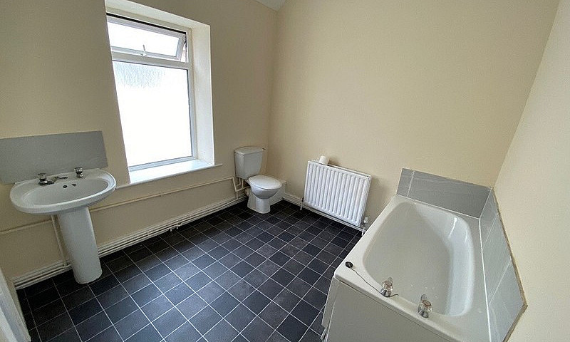 3 Bedroom House For ...