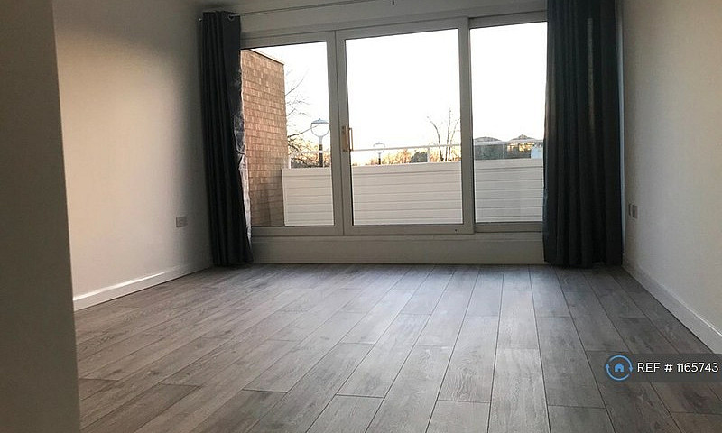 5 Bedroom House In P...