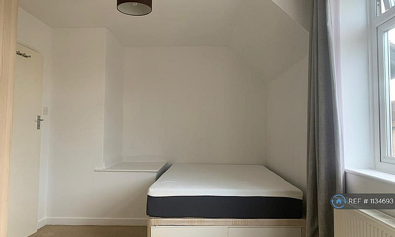 1 Bedroom In Caillar...