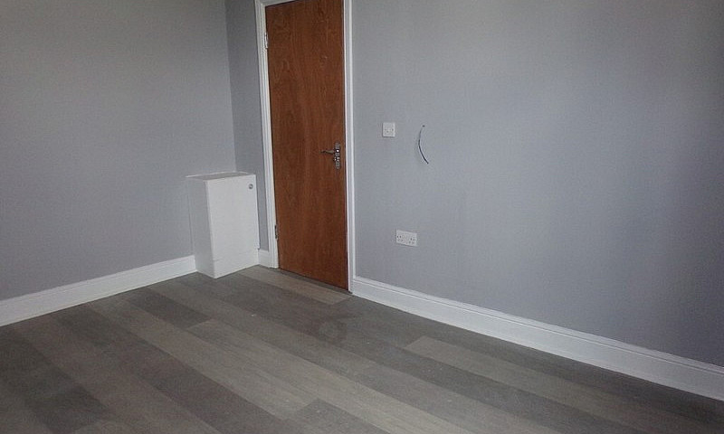 Studio Apartment, Le...