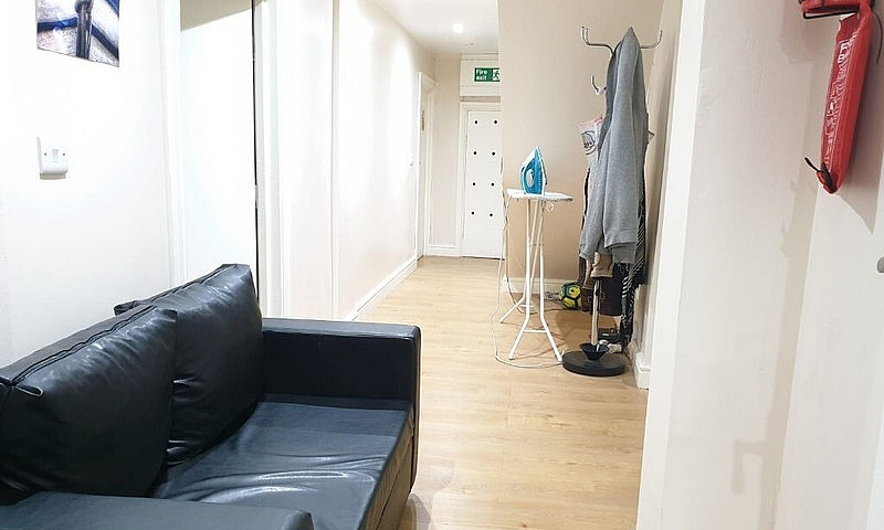 Double Room To Let |...