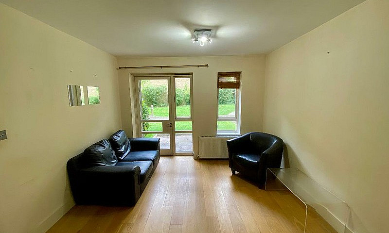 2 Bedroom Flat In Ni...