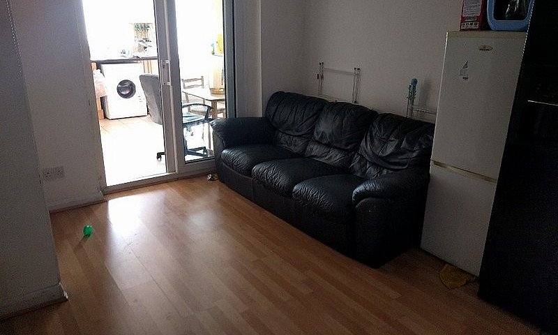 Single Room In Harro...