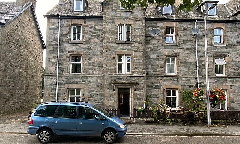 1 Bedroom Flat For S...