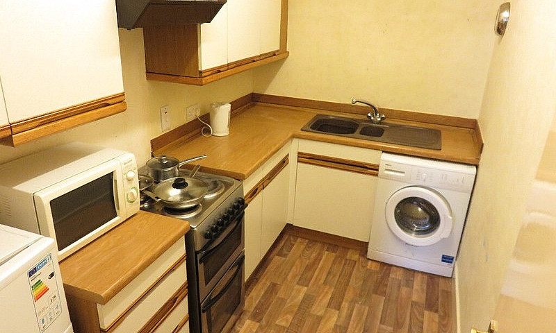 1 Bedroom Flat In Si...