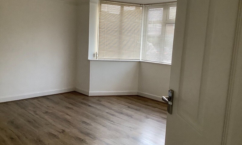 Devizes - 3 Bedroom ...