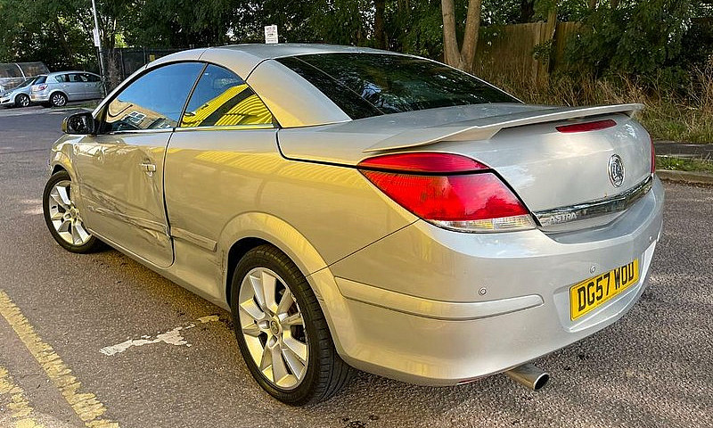 Vauxhall Astra Twint...
