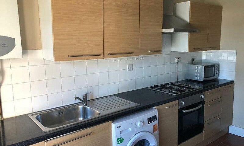 Huge 2 Bedroom Flat ...