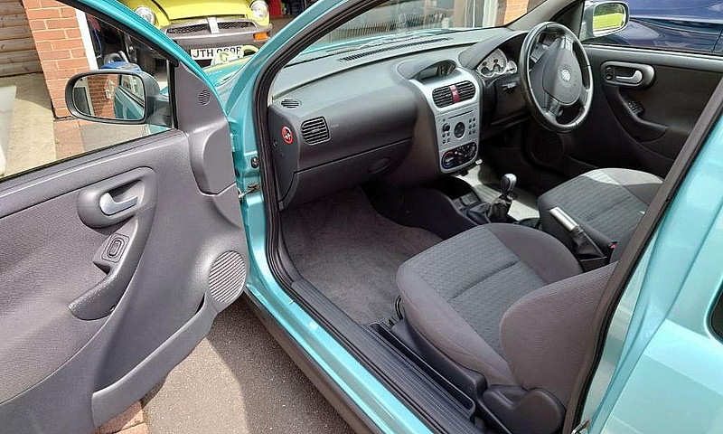 Vauxhall Corsa 2003 ...