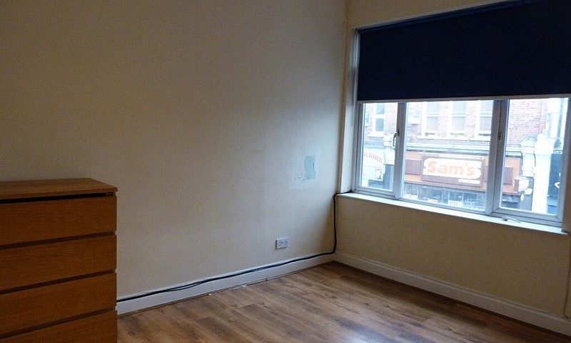 Large 2 Bedroom Flat...