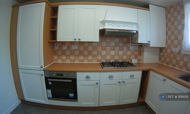 3 Bedroom Flat In Bo...
