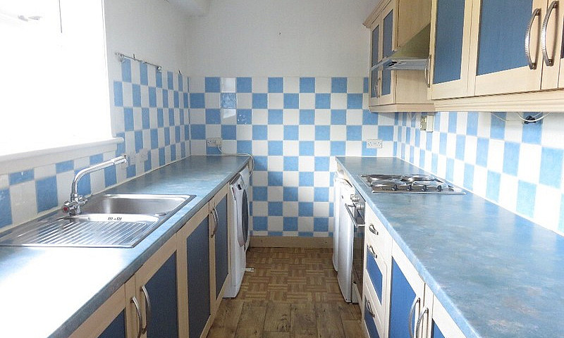 2 Bedroom House In B...