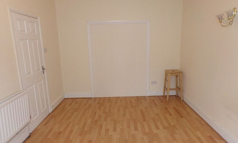 4 Bedrooms, 2 Bathro...