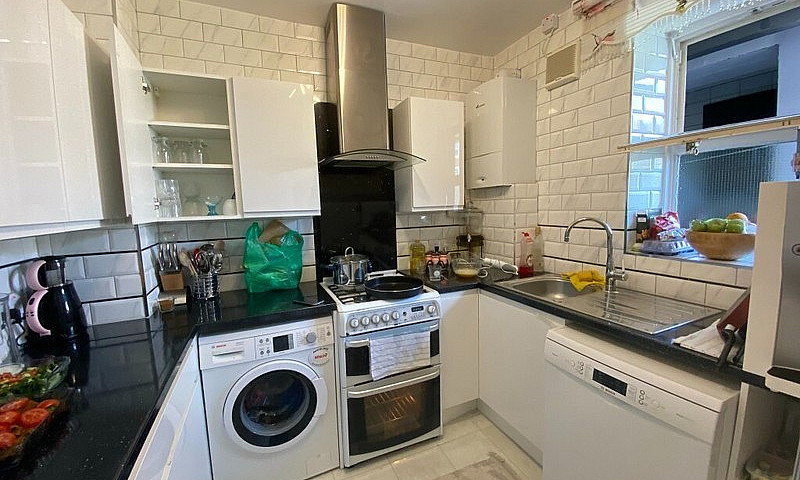 2 Dbl Bed Immaculate...
