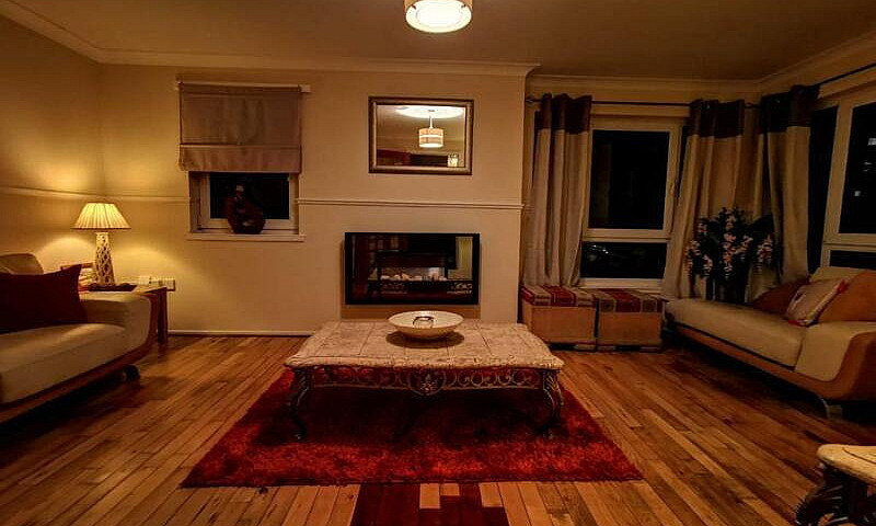 Large 4/5 Bedroom Ho...