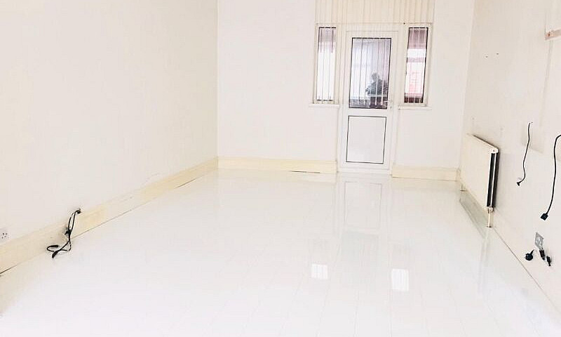Three Bed House Clos...