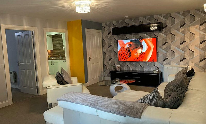 Beautiful 2 Bed 2 Ba...