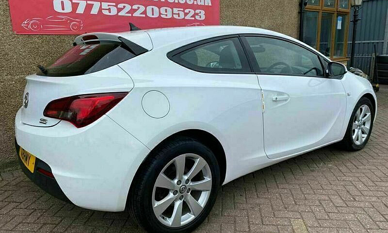 2012 Vauxhall Astra ...