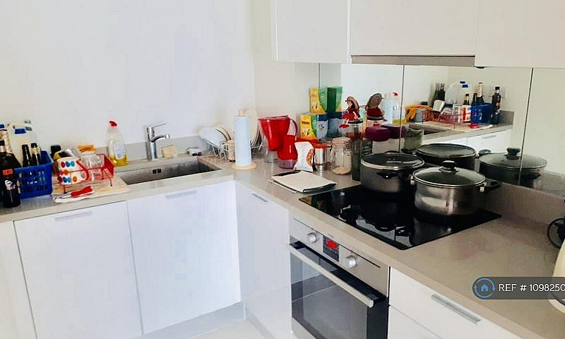1 Bedroom Flat In Ca...