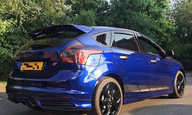 2014 14 Ford Focus 1...