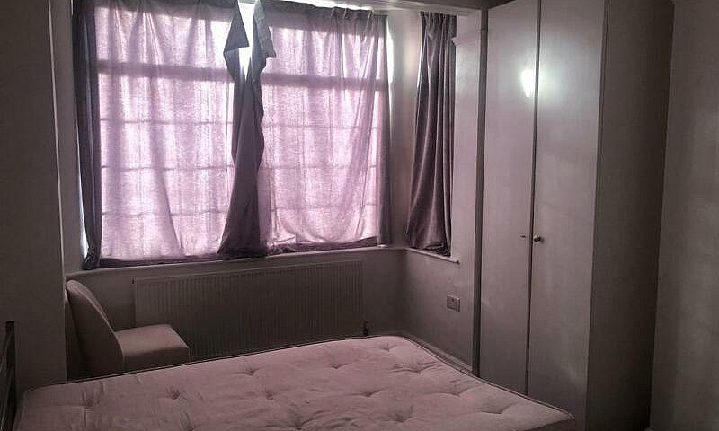 Studio Flat ...