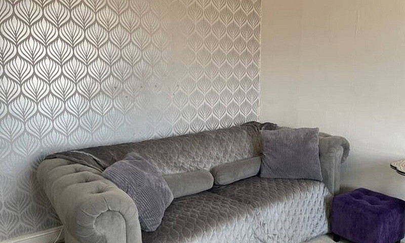 Furnished Newly Deco...