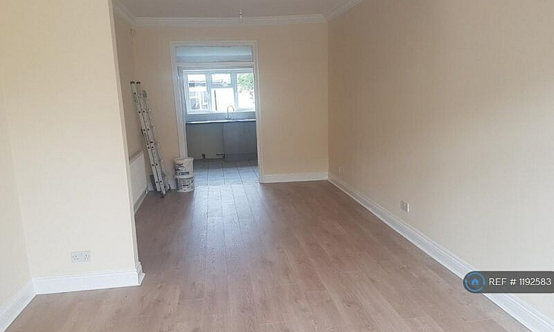 4 Bedroom House In E...
