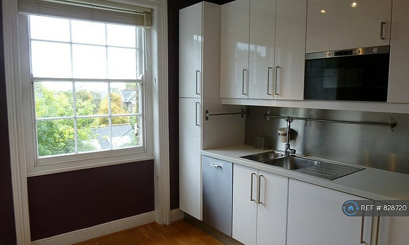 2 Bedroom Flat In Sh...