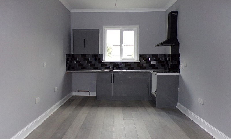 Studio Apartment, Le...