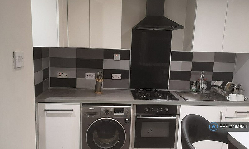 1 Bedroom In Ashford...