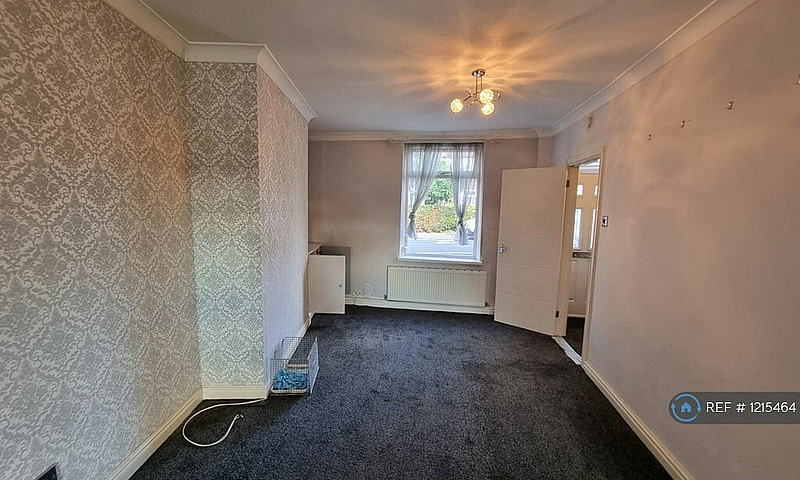 2 Bedroom House In L...