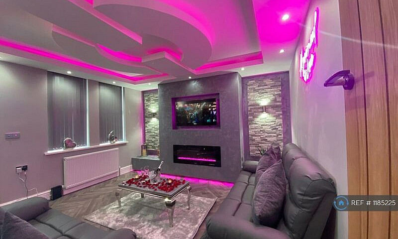 2 Bedroom House In M...
