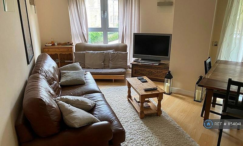 2 Bedroom Flat In Ba...