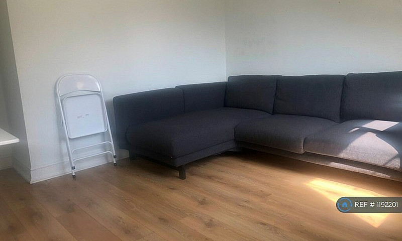 1 Bedroom Flat In Ch...